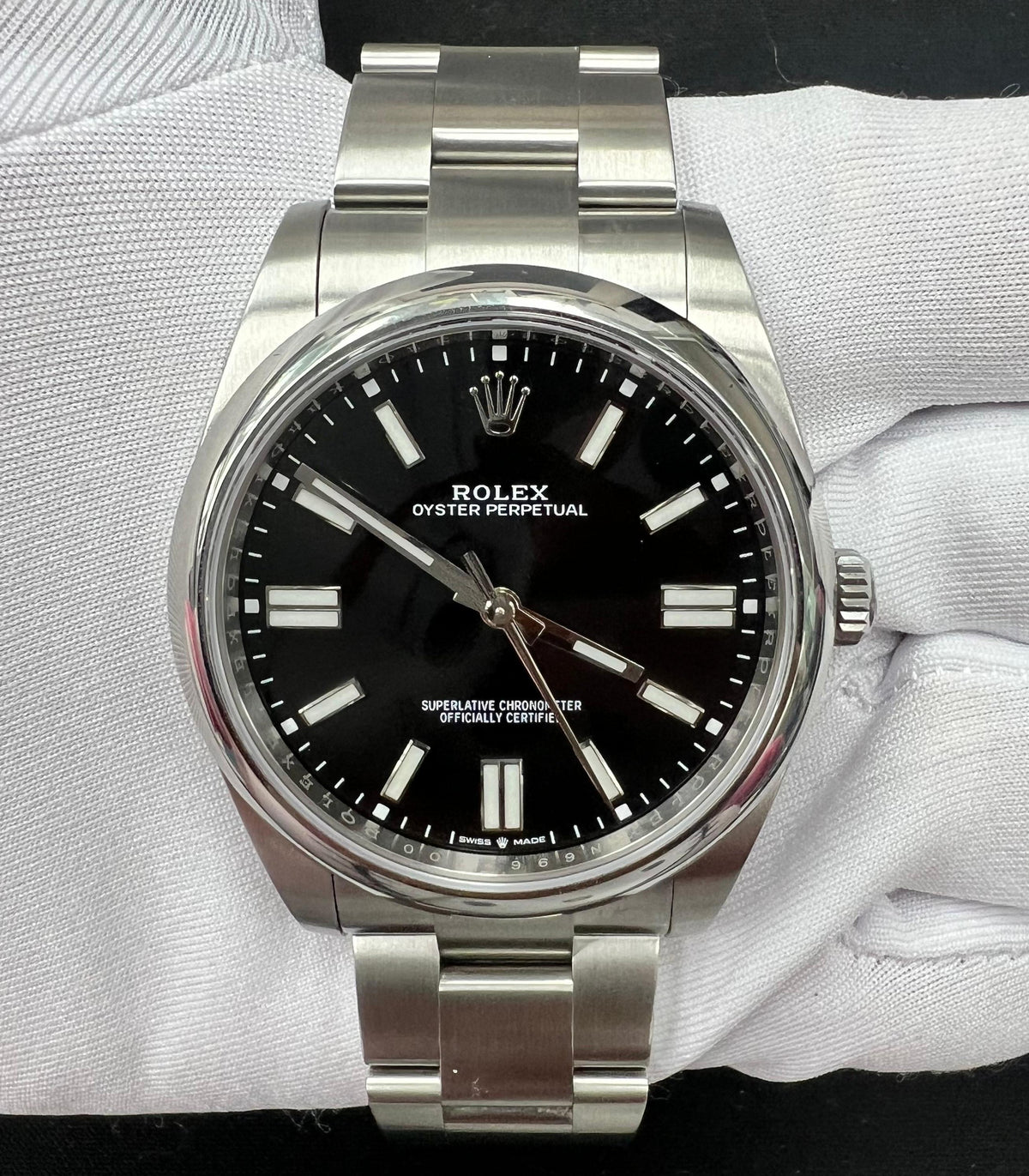 Rolex oyster perpetual 124300