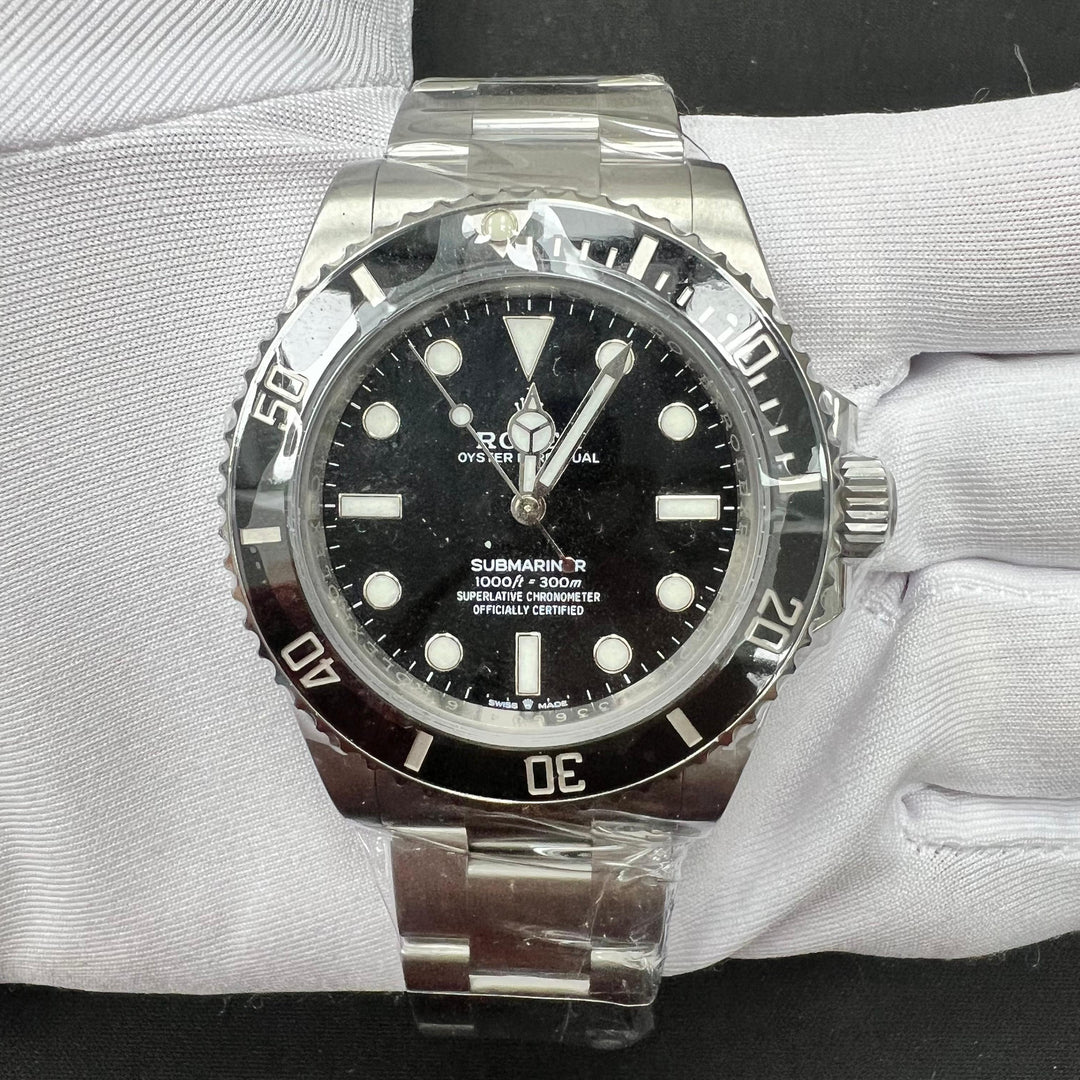 ROLEX SUBMARINER NO DATE 124060