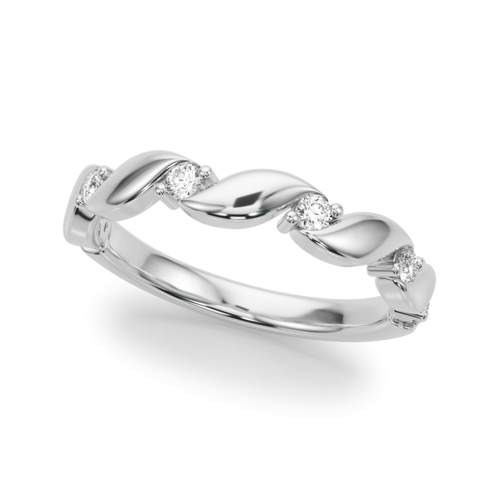 Shared prong diamond bands