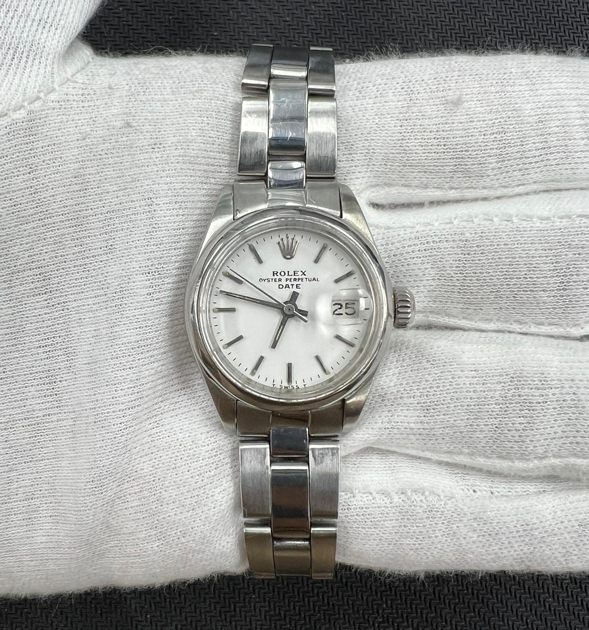 Rolex oyster perpetual date 6916