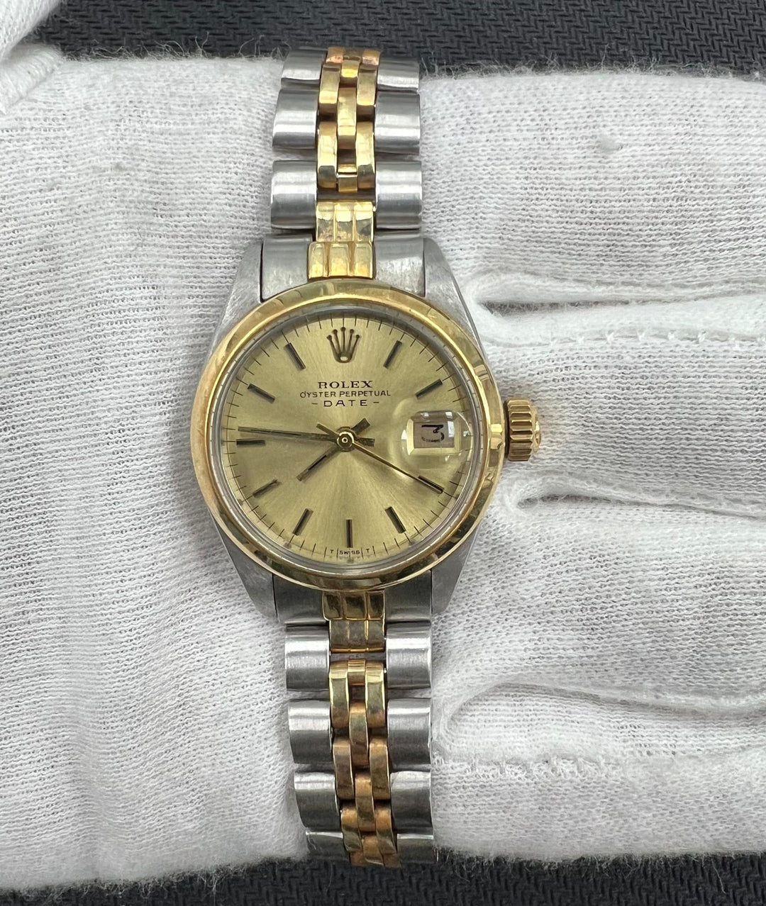 ROLEX OYSTER PERPETUAL DATE 6916