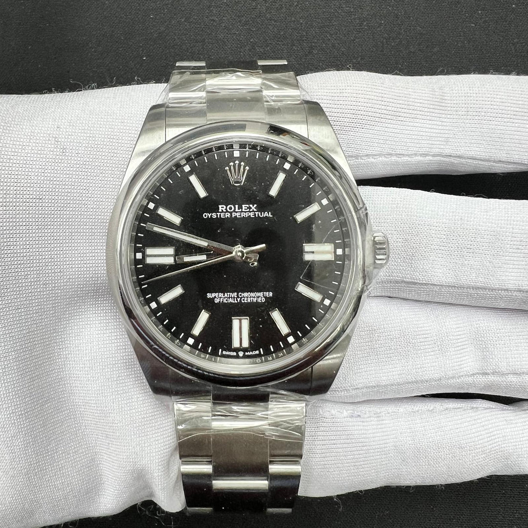 ROLEX OYSTER PERPETUAL 124300