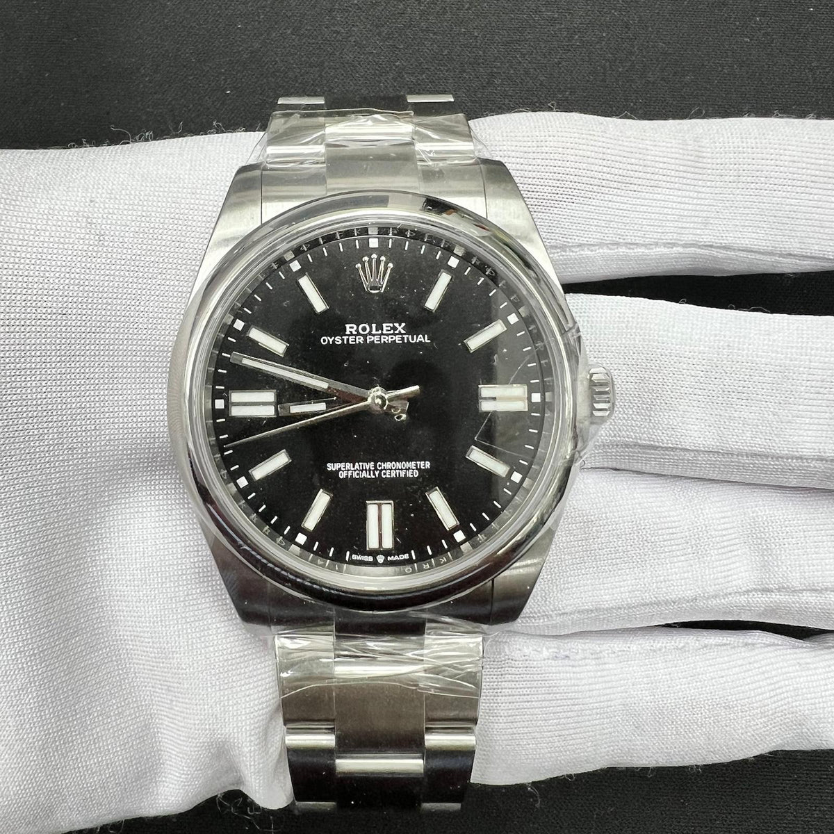 Rolex oyster perpetual 124300